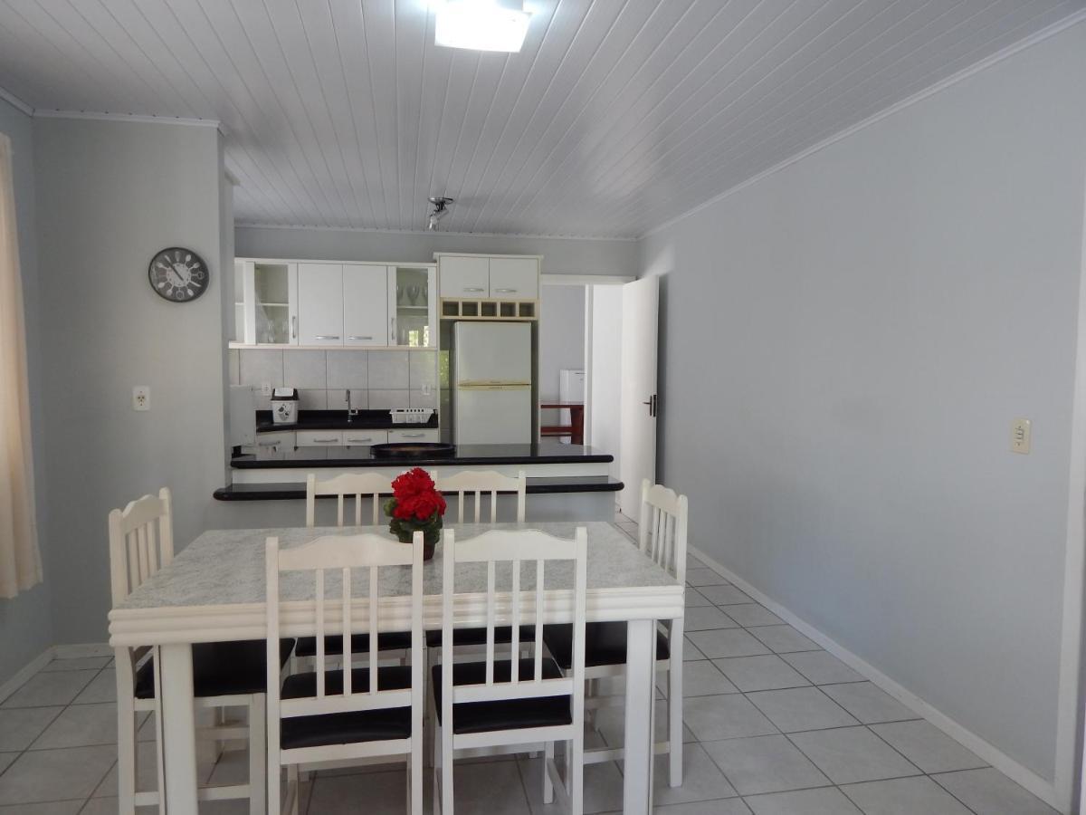 Casa Ampla No Centro, Piso Terreo Ou Superior Villa Bombinhas Buitenkant foto