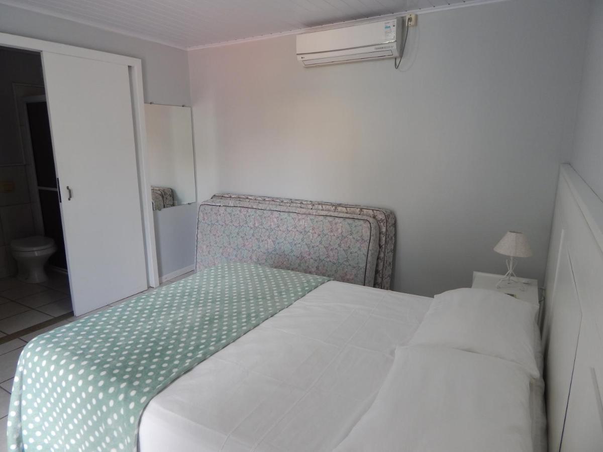 Casa Ampla No Centro, Piso Terreo Ou Superior Villa Bombinhas Buitenkant foto